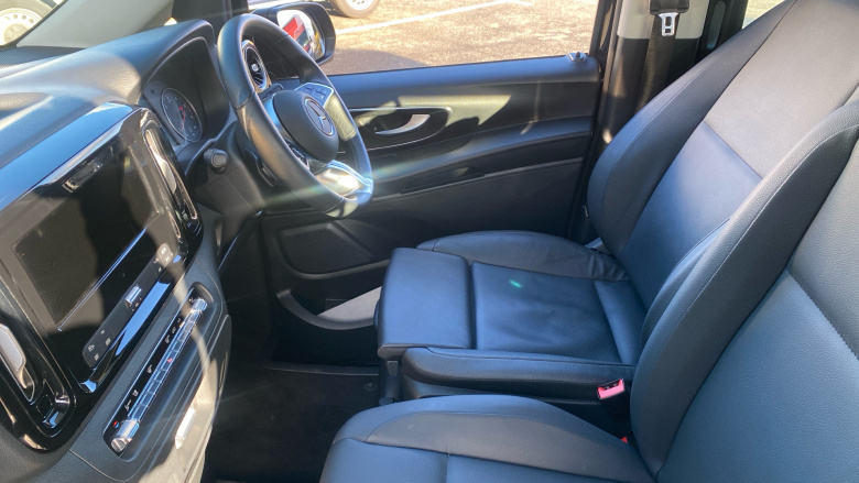 Mercedes-Benz Vito Tourer L3 Diesel Rwd 116 CDI Select 9-Seater 9G-Tronic